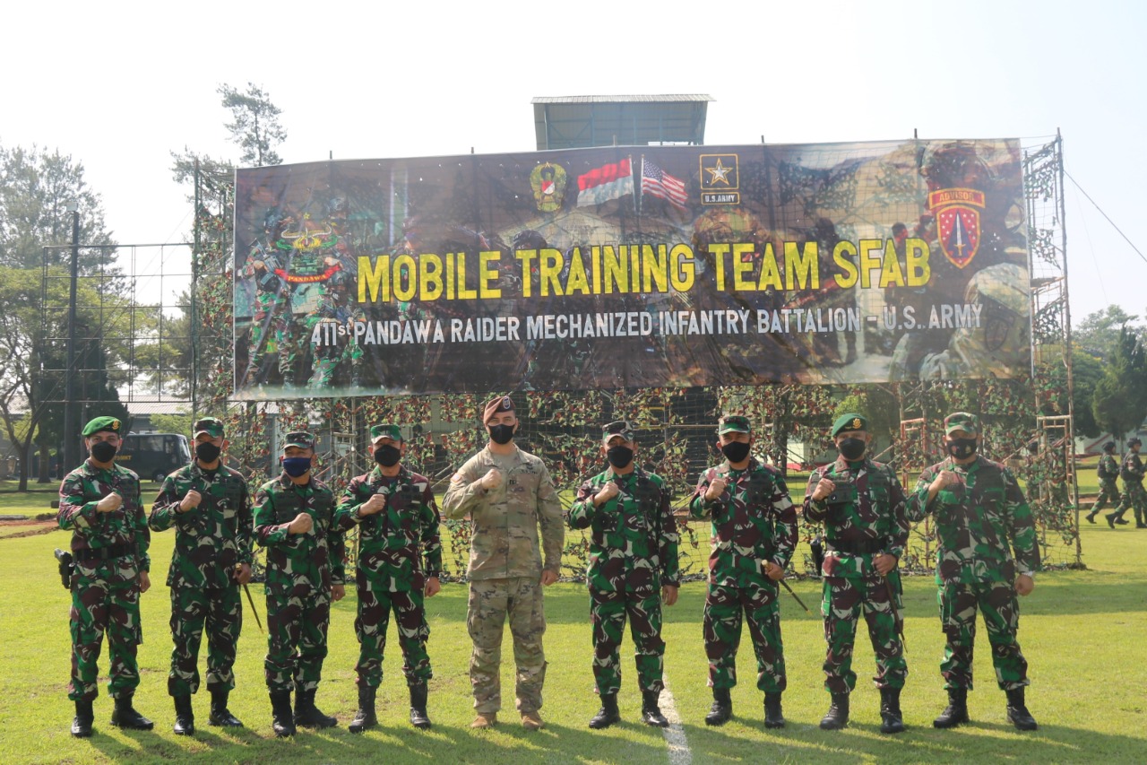 Danrem 073/Makutarama Dampingi Wakasad Di Yonif 411, Dalam Rangka Meninjau Latihan Bersama